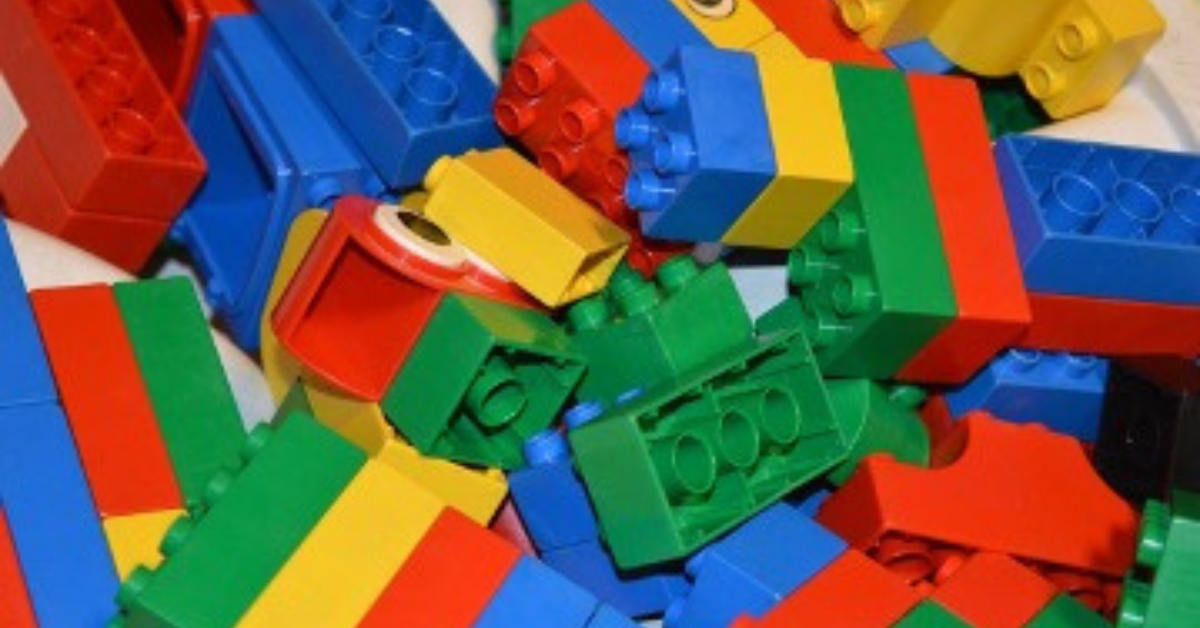 Lego gives up on its attempt to produce recyclable plastic bottle bricks news image